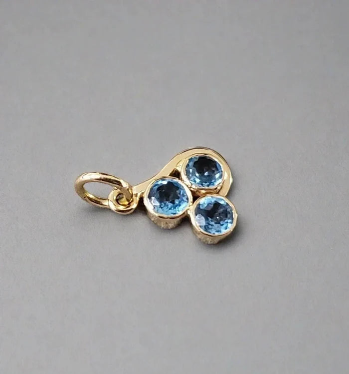 14k Gold Swiss Blue Topaz Pendant Three Stone - K Jewelry Accessories