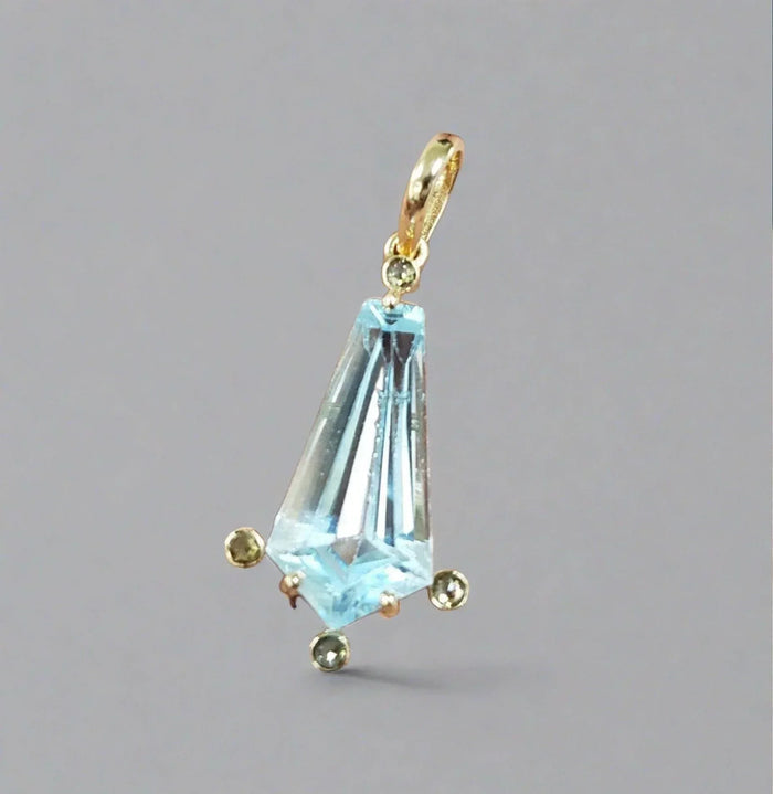14k Gold swiss Blue Topaz & Rose Cut Diamond Pendant - K Jewelry Accessories