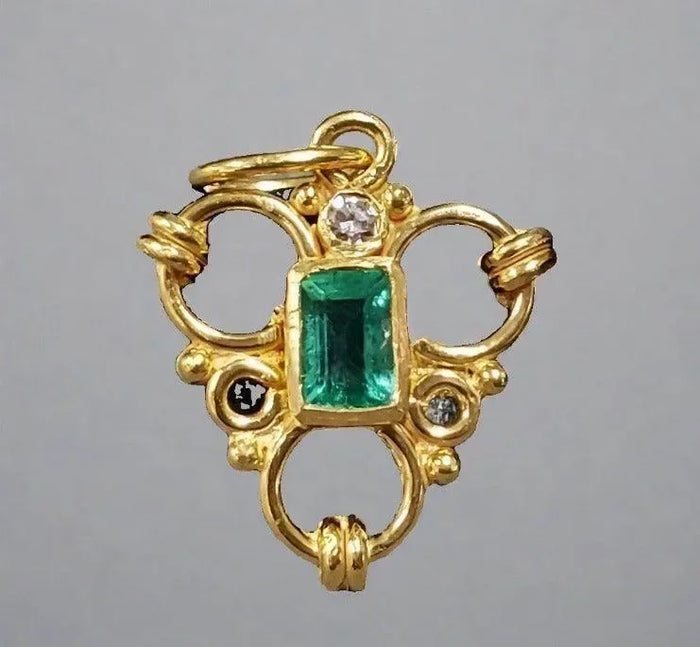 18k Gold Zambian Emerald & Diamond Pendant - K Jewelry Accessories