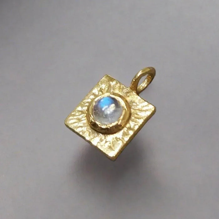 925 Gold Vermeil Rainbow Moonstone Charm Natural Hammered - K Jewelry Accessories