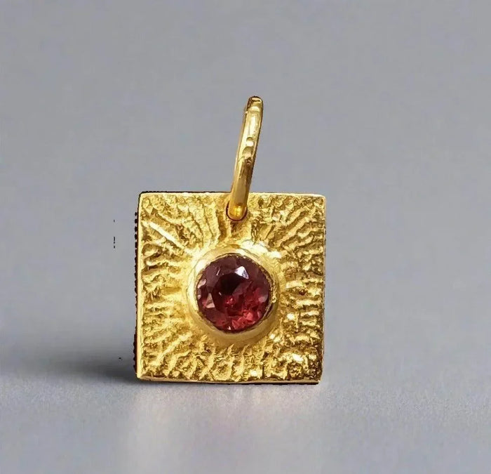 925 Gold Vermeil Red Garnet Pendant Square shape - K Jewelry Accessories
