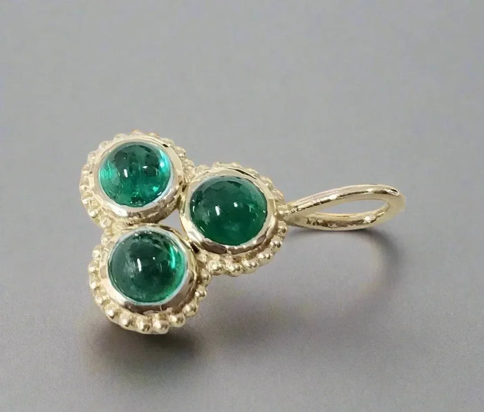 Dainty Round Shape 14k Gold Emerald Cabochon Pendant - K Jewelry Accessories