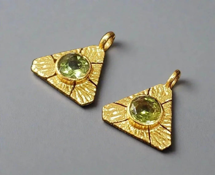 Gold Vermeil Green Peridot Triangle Charm Pendant - K Jewelry Accessories