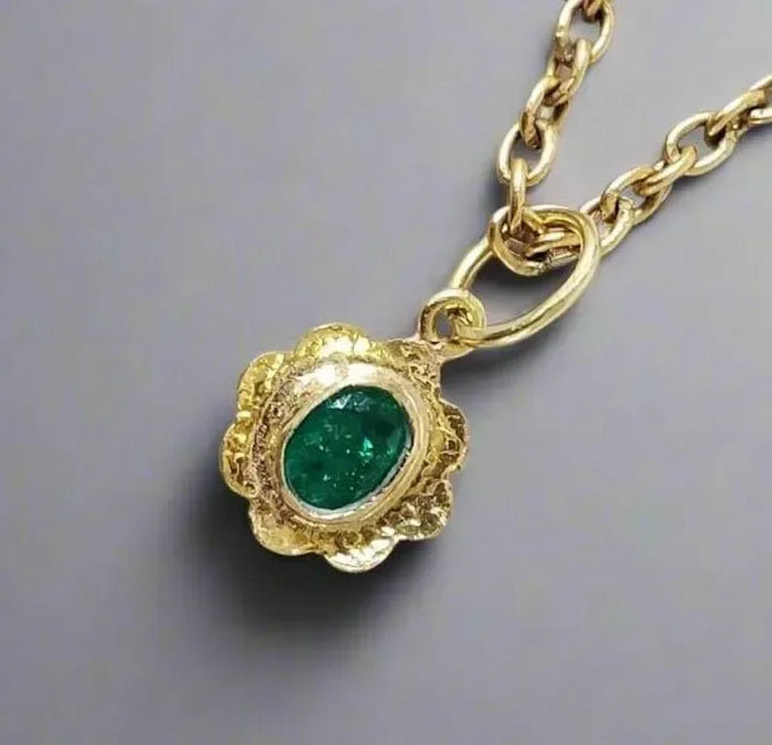 Handmade 18k Textured Oval Emerald Pendant Gold - K Jewelry Accessories