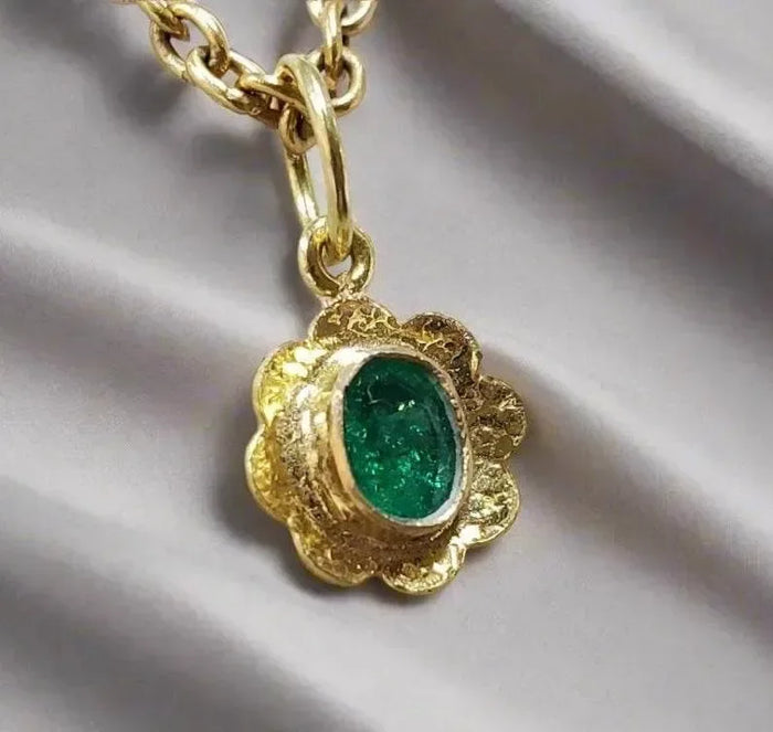 Handmade 18k Textured Oval Emerald Pendant Gold - K Jewelry Accessories